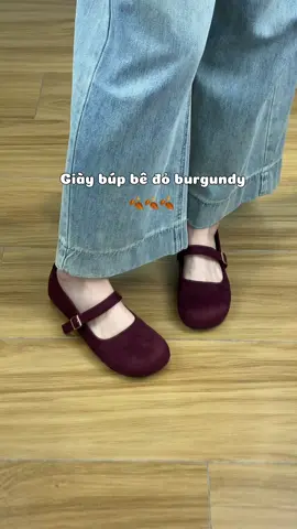 Mùa đông thì không thể thiếu một đôi giày màu đỏ burgundy #gaubata #giaynu #giaybupbe 