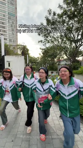 Tỉnh dậy thấy quay về thời cấp 2 @con Cò đây @MAI HUONG @Ngọc Kem  #nhommeohoang 