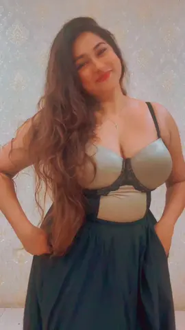 දෑතින්ම අල්ලා ගමු අපේ හීන අනේ 👋🫦 #sansara #morin #viralvideo #fypyoupage #srilankan_tik_tok🇱🇰 