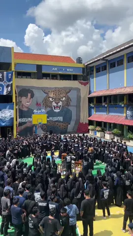 ONE DEKADE ONE 10VE... #smekgiza #surabaya #smkbisa #surabaya 