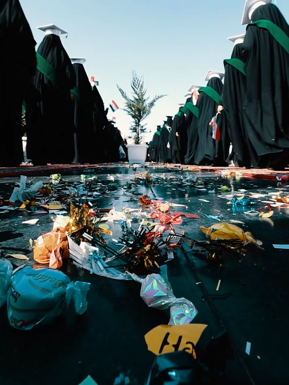 ⭕️ حين تتوشّح العفّة بالعباءة، تُولد زينب من جديد في كلّ زمان.. 5 ألاف وردة تتخرج من بين الحرمين الشريفين #العتبة_العباسية_المقدسة  #مدارس_الكفيل_الدينية_النسوية #حفل_تخرج_بنات_الكفيل_الدفعة_التاسعة  #بين_الحرمين @العتبة العباسية المقدسة @العتبة العباسية المقدسة @العتبة العباسية المقدسة 