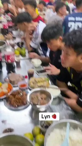 Cơm tối chưa mấy babe qua shop ăn cơm nào #a80 #congannhandanvietnam👮‍♀️ #dieubinh #xuhuong #🇻🇳 