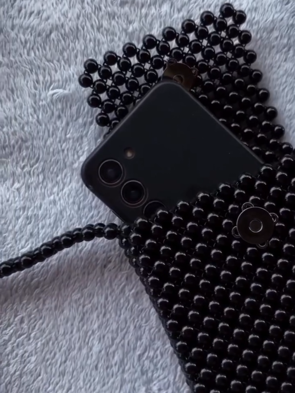 لەگەڵ براندی ئەڤین تۆ خانەدانی 👑  جانتا چنراوەکانی من 🎁  تۆش بەشێک بە لە خانەوادەی ئەڤین براند  #avin_brand  #کاری_دەستی  #SmallBusiness  #فێرکاری 