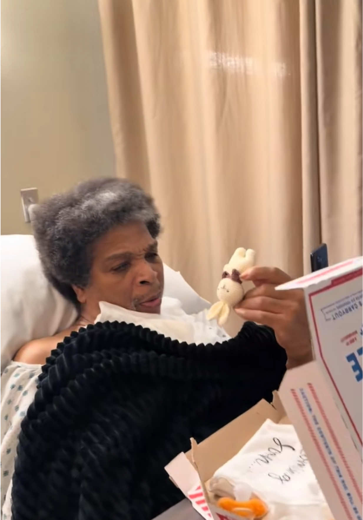 He thought it was pizza 🍕 but it was a pregnancy announcement #Pregnancyannouncement #tiktokdads 