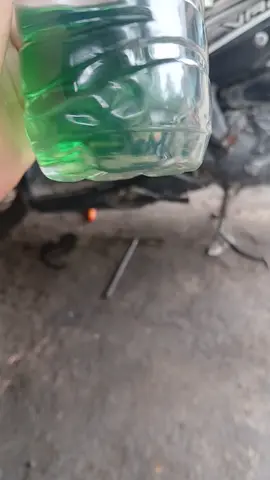 Semenjak pertalite dioplos 10% etanol sampai ada motor yang rusak gara-gara bensin dioplos sama etanol Kemarin sore baru beli bensin pasta ambil lagi di dalam tangki kayak mengandung air di mana Ini dari SPBU swasta