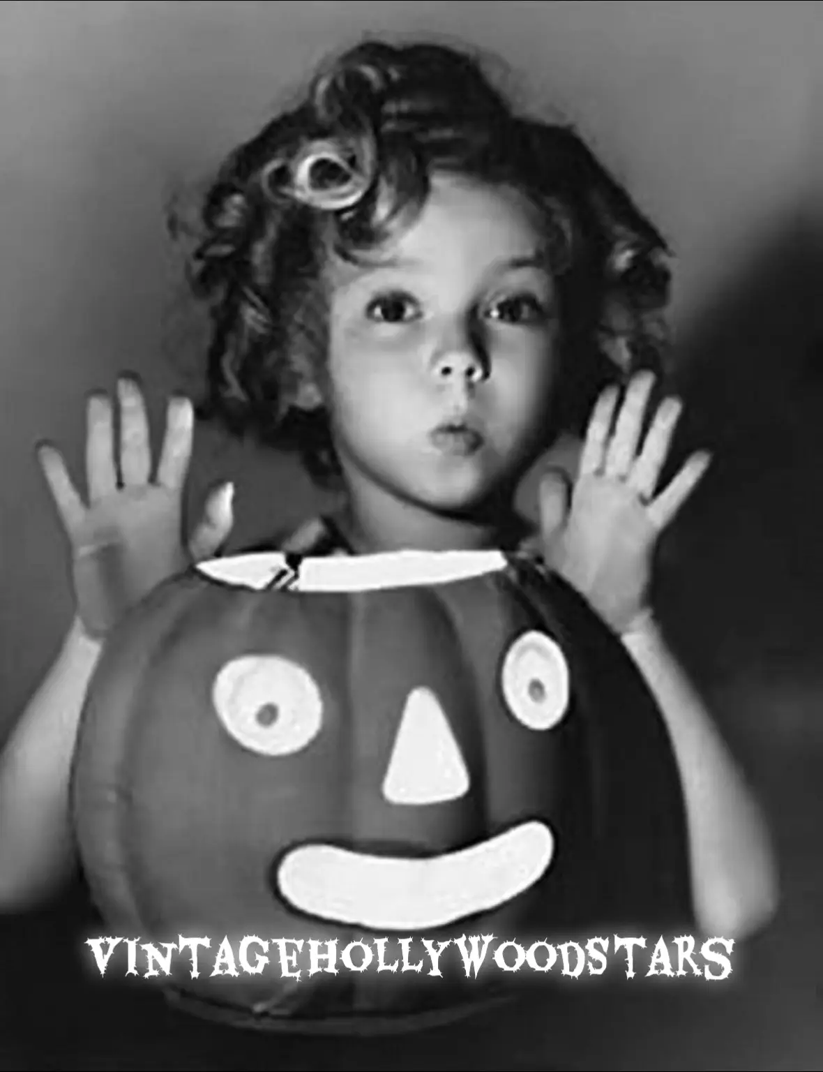 Vintage Hollywood Halloween 🎃 Shirley Temple 👻 Dean Martin & Jerry Lewis  🎃 Barbara Eden 👻 Veronica Lake  🎃 Judy Garland 👻 Doris Day 🎃 Vera Ellen 👻 Shirley Temple  Which is your favorite?  I believe Dean Martin is more of a Christmas guy.  . . . . #halloween2025 #halloween #happyhallowen #trickortreat #trickortreating                L 