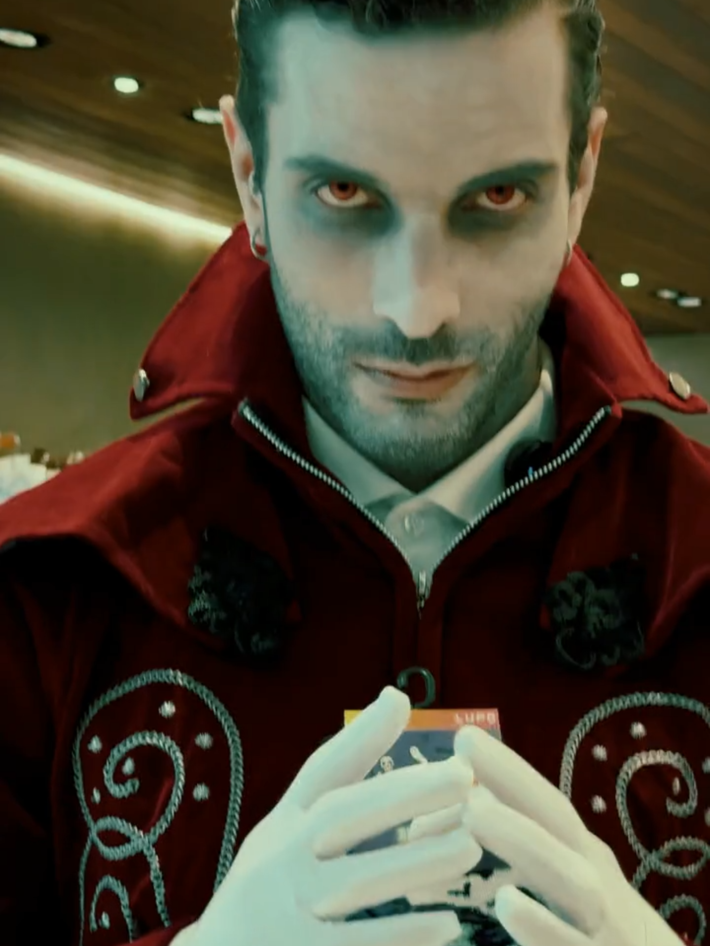 31 de outubro: o único dia em que o vampiro sai de casa. E o destino? A Lupo, claro. 🖤