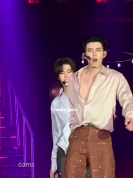 like omg #pondphuwinfancond1 #pondphuwin #ppnaravit #phuwintang 