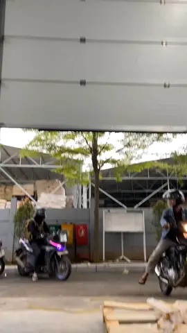 Kon gak gendeng pye koncone gendeng kbh ngene🥺😭 #fyp #foryourpage #xybca #kawasanindustrikendal  #kendal24jam 