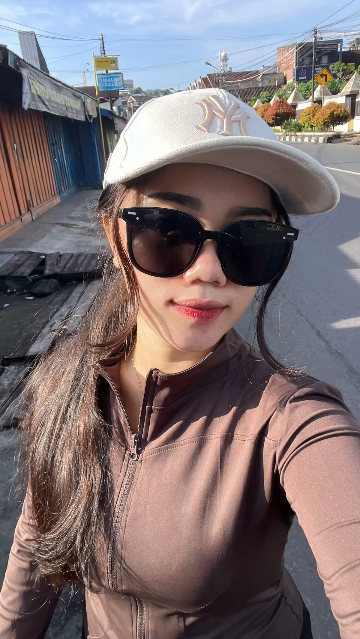 Muka cerah tergantung cahaya #semarang 