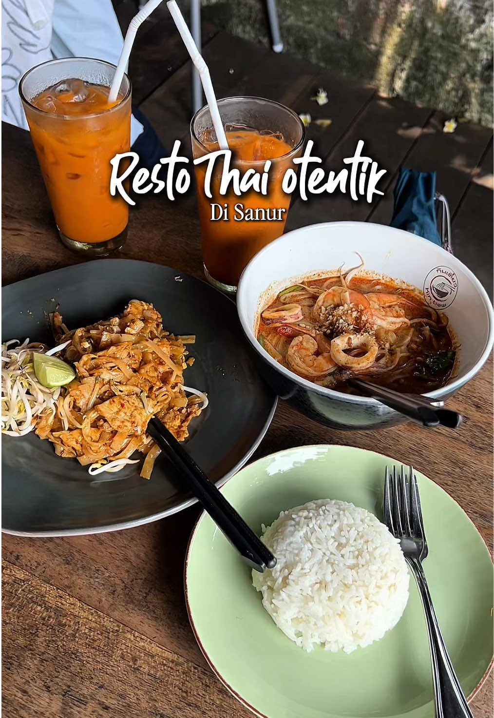 Happy banget deh nemu resto thailand yg bener-bener otentik di Sanur, enak semua gaada yg gagal. Ga jauh dari resto ada hotel affordable, nama nya RedDoorz Plus at Sunrise Hotel Sanur. Nih aku kasih tau biar lebih hemat booking nya lewat aplikasi reddoorz terus makin kode promon 