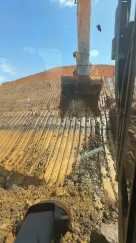 Masih pemula suhu🙏🏻#operator_excavator #sloping #tutorial #anaktambang #miningengineering 