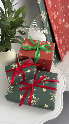 Who’s excited to wrap gifts this Christmas? 🎁✨ Grab these affordable yet high-quality Christmas wrapping papers! Super aesthetic designs perfect to make your gifts extra special 🎄💖 #giftwrapping #giftwrap #wrappingpaper #christmasgift #christmaswrapping 