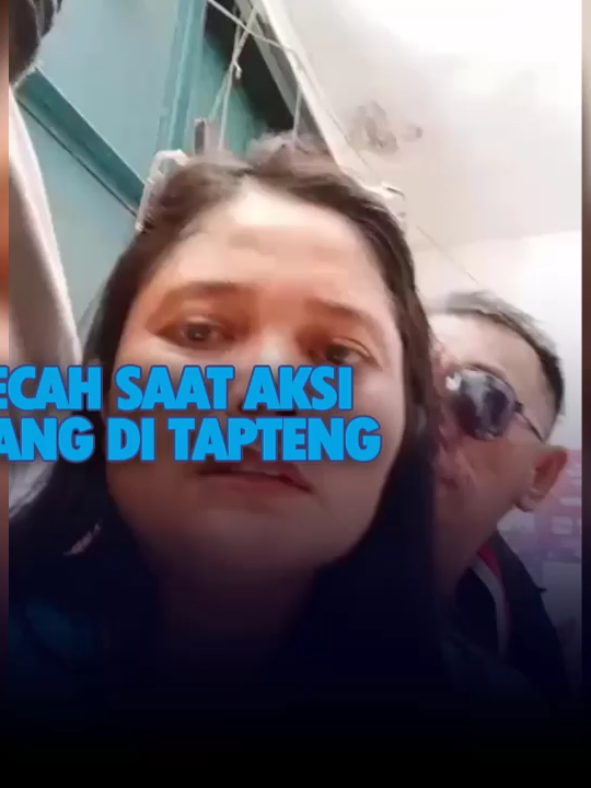 Bentrok Pecah Saat Aksi Ribuan Orang di Tapteng #snn #sibnewsnetwork #dprdtapteng #demontrasi #panitiakhusus #apbd #kantorbupatitapteng