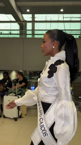 Ella no viene a jugar 🔥#missuniverse #turksandcaicos #fypシ #fire 