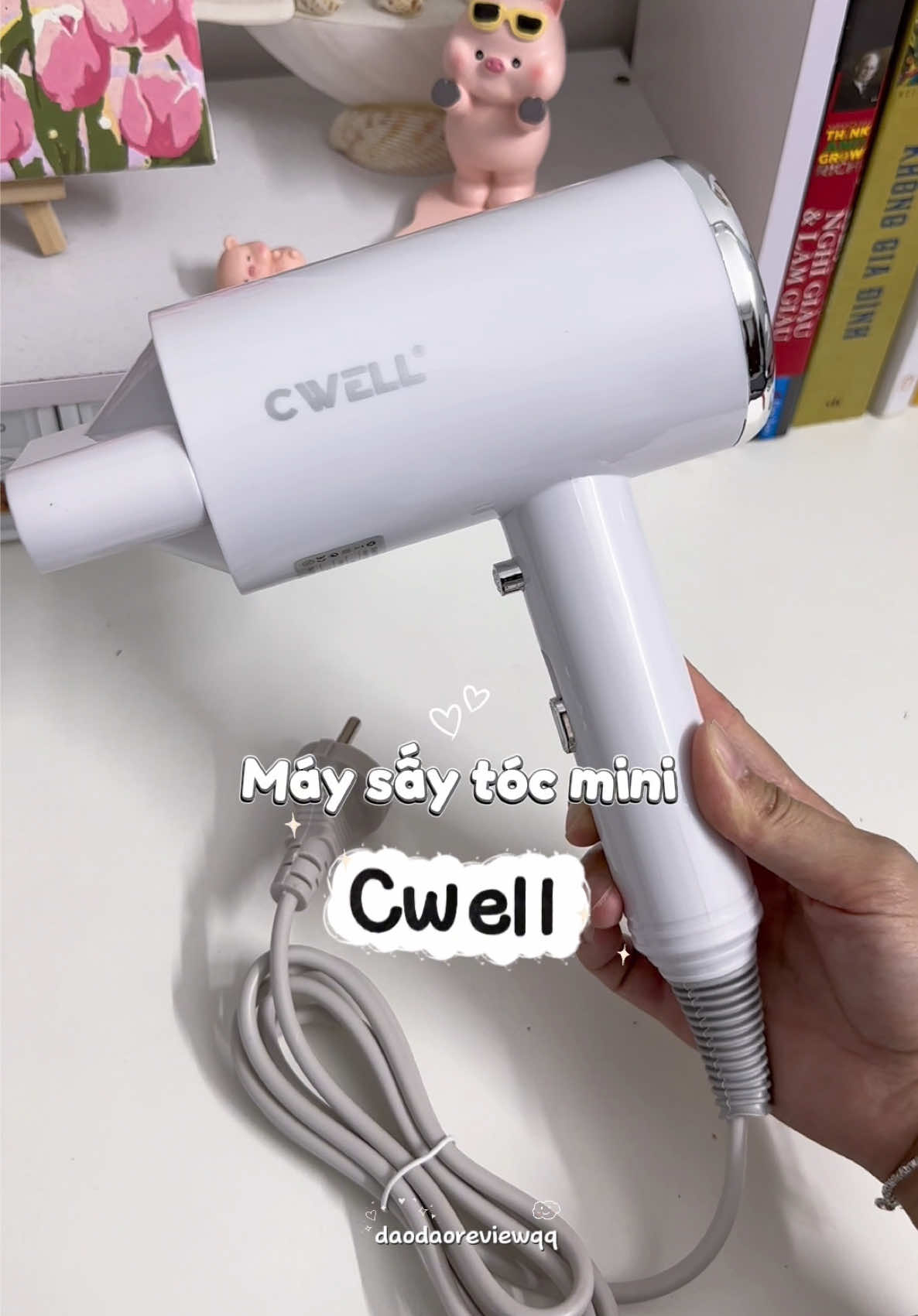 Máy sấy tóc mini Cwell mang đi chơi du lịch đều tiện #daodaoreviewqq #cwell #maysaytoc #maysaytocmini #maysaytocgapgon 