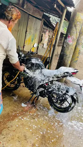 Washing time 🧼🫶🏻#foryoupage #bikelover #fyyyyyyyyyyyyyyyyyyyyyyyyyyyyyyyyyy #fypシ゚ #foryoupage❤️❤️ #foryoupageofficiall #bikerlife #bikelover 