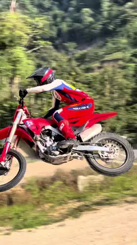 Merah Merona Menyala di Negeri Jiran 🇲🇾🔥