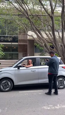 Elegancia y detalle en un solo vehículo eléctrico. Ven y conoce nuestro nuevo E-Qute y prueba una experiencia distinta de manejo. ⚡️🚘   @Camila Pavisic ✨ #electromovilidad #nuevomodelo #autoselectricos #electriccar #bolivia 