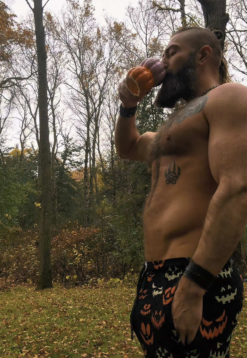 #happyhalloween #fallvibes #positivity #lumbersnack #morningcheer #goodmorning 