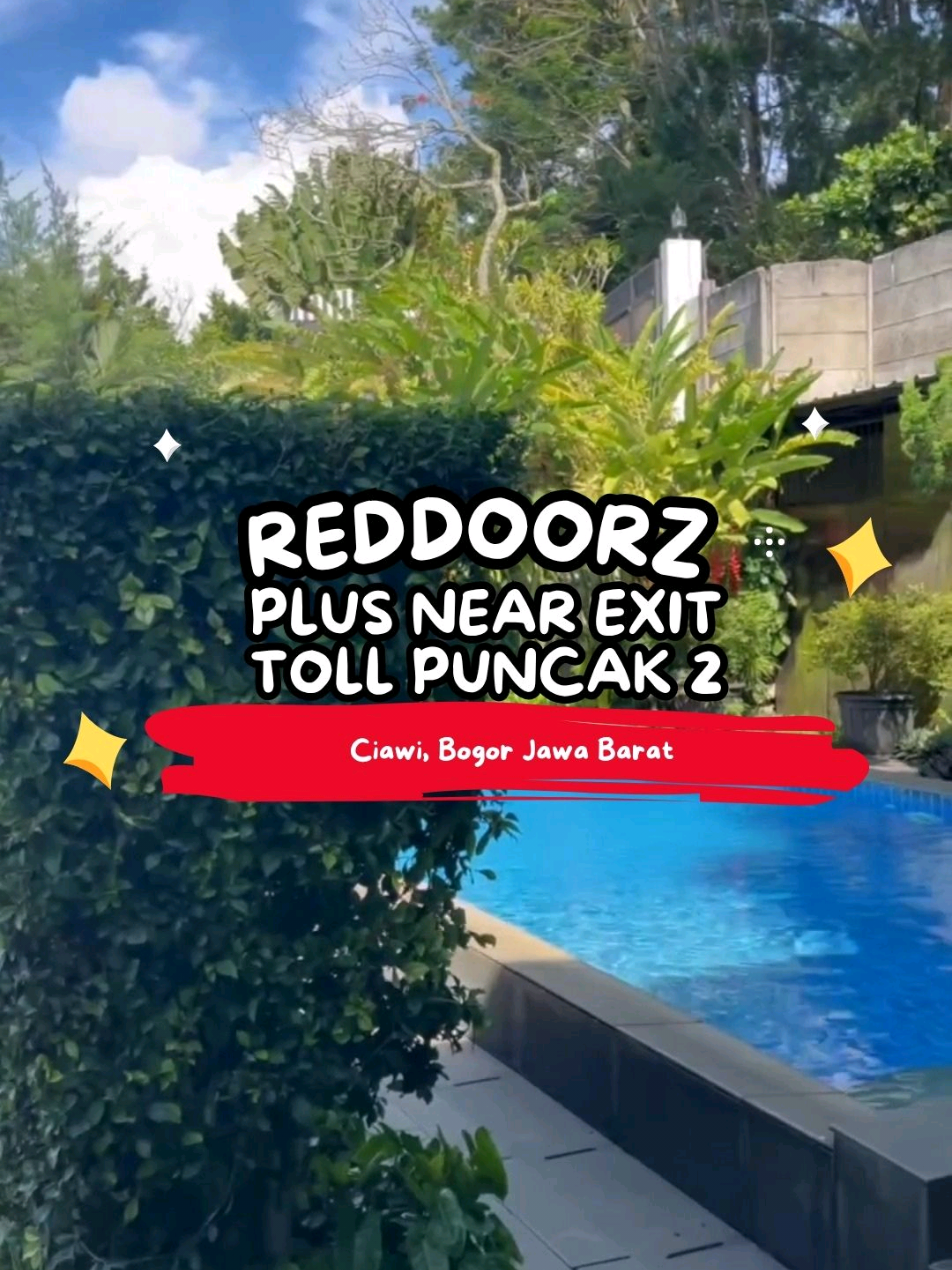 ✨ Staycation Nyaman di Puncak! ✨ Menginap di RedDoorz Plus near Exit Tol Puncak 2, berlokasi strategis di Ciawi, Bogor, dekat jalan menuju Puncak. 🌿 Nikmati fasilitas lengkap — kamar bersih dan nyaman, kolam renang segar, parkiran luas, dan udara sejuk yang bikin betah! 😍 📲 Download aplikasi RedDoorz dan booking sekarang! Gunakan kode promo YUKNGINEP biar makin hemat 💸  #REDTRAVELERS  #RedTravelers  #RedDoorz  #BukaSemuaPintu  #reddoorzplusnearexittollpuncak2 
