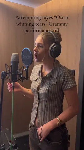Oscar winning tears #raye #grammys #riff #singer #cover @Raye 