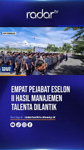 Empat Pejabat Eselon II Hasil Manajemen Talenta Dilantik, Pembenahan Birokrasi Menuju Sistem Kerja Lebih Adaptif RADARTASIKTV.ID - Pemerintah Kota Tasikmalaya melaksanakan pelantikan besar-besaran bagi 192 pejabat pada Jumat pagi, di halaman Badan Kepegawaian dan Pengembangan Sumber Daya Manusia (BKPSDM) Kota Tasikmalaya, dan dihadiri langsung oleh Wali Kota Viman Alfarizi Ramadhan. Pelantikan ini melibatkan sejumlah jabatan administrator dan pengawas yang sebelumnya kosong, serta pergeseran posisi antarpejabat di lingkungan Pemkot. Selain itu, ada empat pejabat eselon II yang ditetapkan melalui sistem manajemen talenta, yaitu Yogi Subarkah, menjabat Kepala Satpol PP; Sofyan Z. M., Kepala Dinas Koperasi, UKM, dan Perindustrian dan Perdagangan; dr. Asep Hendra, Kepala Dinas Kesehatan; dan Sandi Lesmana, Kepala Dinas Lingkungan Hidup. Wali Kota Viman menuturkan, pelantikan ini merupakan bentuk penataan organisasi yang berlandaskan sistem merit dan pembinaan karier berbasis kinerja. Viman menyebut, rotasi dan promosi jabatan adalah bagian dari upaya menempatkan ASN sesuai kompetensi dan tanggung jawabnya. Viman menuturkan, penerapan manajemen talenta di lingkungan Pemkot mulai berjalan bertahap. Untuk jabatan administrator dan pengawas, sistem tersebut masih bersifat campuran, sementara untuk eselon II sudah diterapkan sepenuhnya. Tujuannya agar proses pengisian jabatan lebih transparan, objektif, dan profesional. Viman menegaskan pentingnya kinerja nyata yang berdampak pada pelayanan publik, bukan sekadar memenuhi indikator administrasi. Beberapa posisi yang masih kosong akan segera diisi untuk menjaga efektivitas birokrasi. Ia berharap seluruh pejabat baru dapat langsung bekerja, menyesuaikan diri dengan tugas barunya, dan mempercepat realisasi program prioritas daerah. Pelantikan massal ini menunjukkan arah pembenahan birokrasi Pemkot Tasikmalaya menuju sistem kerja yang lebih adaptif, transparan, dan berorientasi pada pelayanan publik. Langkah tersebut diharapkan mampu memperkuat sinergi pemerintah daerah dalam menghadapi tantangan fiskal serta menjalankan kebijakan strategis dari pemerintah pusat #beritaterkini #pejabat #tasik #tasikmalaya #fyp 
