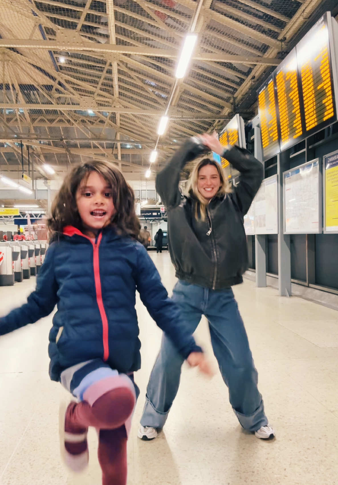 She saw me dancing and asked if she could be in it!!😂 moms permission ofc ♥️ dc: @brett.sewell #fyp 