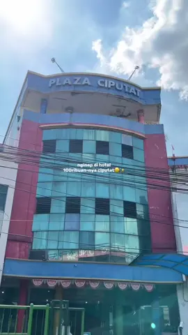 booking langsung dari aplikasi RedDoorz pake kode promo 