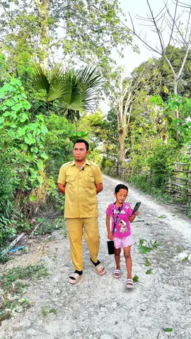 Ketawa saat orang susah 