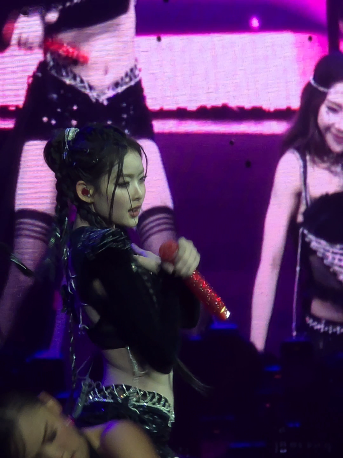 Oh boy you give me DEJAYOU #EnchantedFest2025 #mabelz #pixxie #มาเบล 