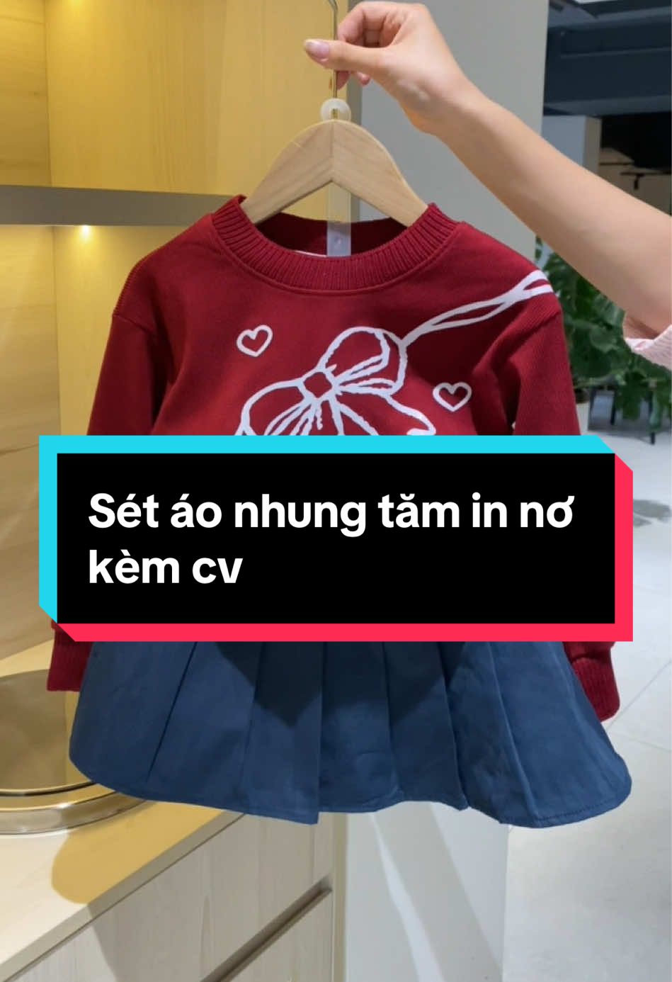 #Sét áo nhung tăm in nơ kèm chân váy xếp ly#domactetchobes #setđònoenchobegai #xuhuongtiktok #mewinshop 