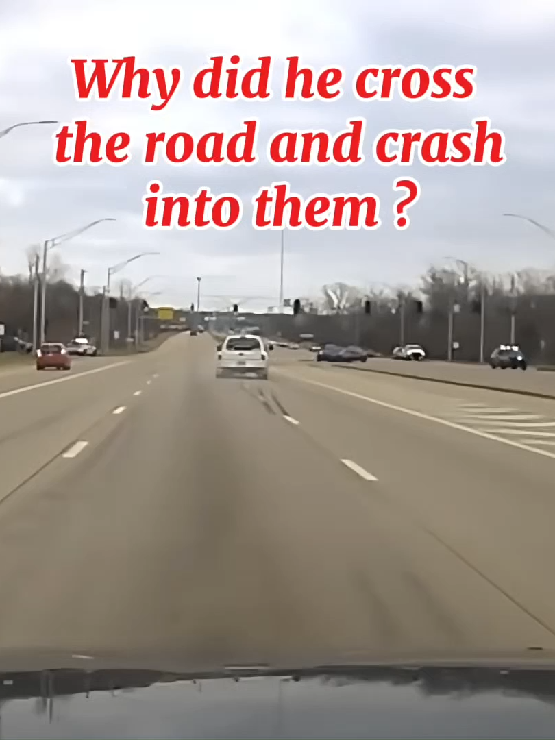 When the Driver Refuses to Stop for the Police ! #cop #police #policecar #cops #hightway  #chase #Foryou #policechase #car #truck