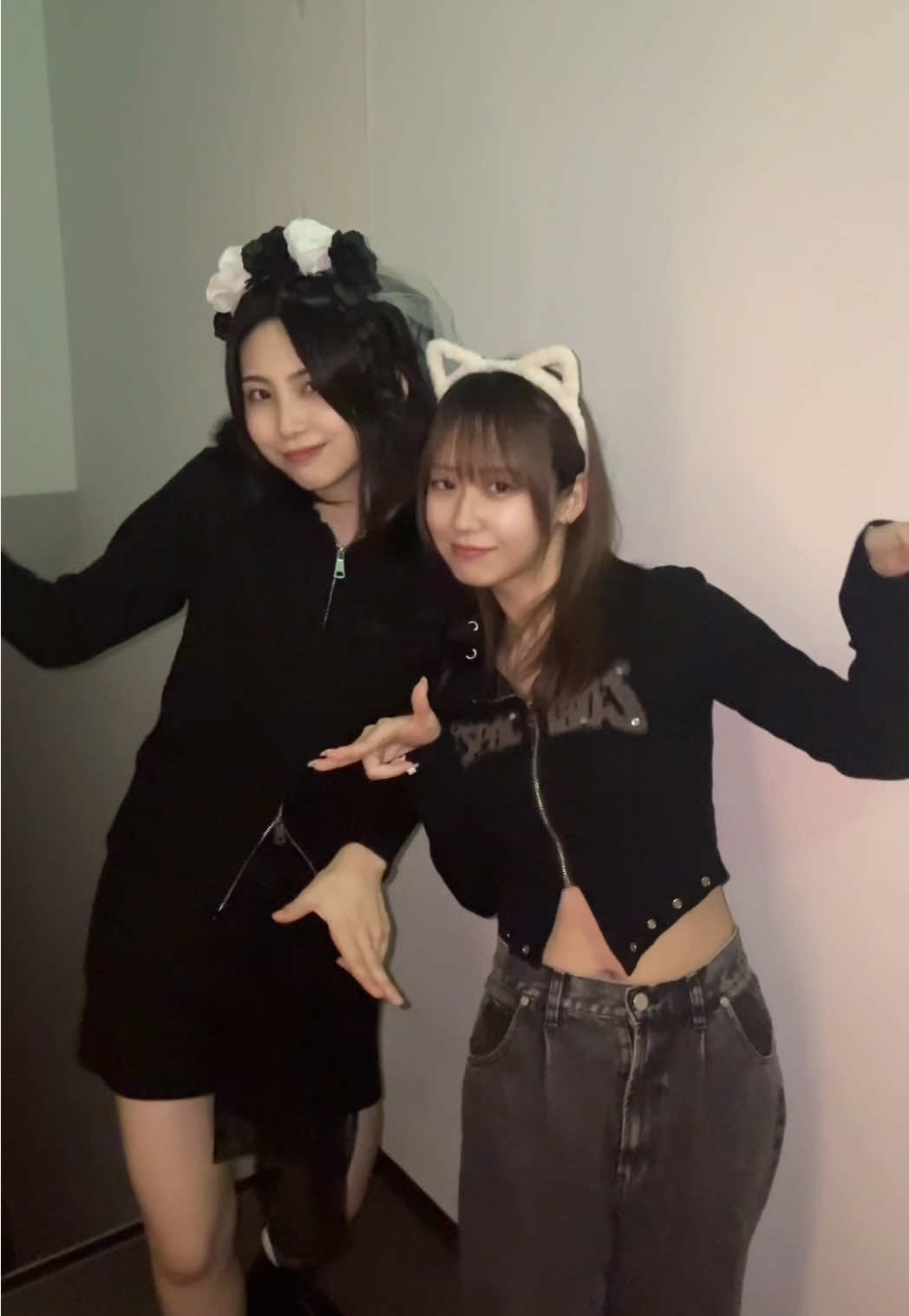 Happy Halloween!! 左下にもう1人映るとか、映らないとか…？🎃🦇 #モーニング娘 #モーニング娘25 #morningmusume25 #野中美希 #櫻井梨央