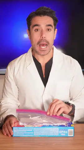 ⚠️ ¡Atención! Las bolsas Ziploc podrían estar liberando microplásticos en tu comida. 🧠 Estudios muestran que esos plásticos llegan hasta el cerebro y se asocian a demencia. Lo sabían. Lo ocultaron. Lo vendieron igual. #salud #ciencia #microplasticos #ziplock #cerebro