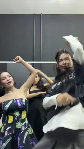 ลูกที่ไม่เจอกันนาน 🤣 @มิเชล Michelle @อาม ชุติมา อามแอ๊ะ #gotchabell #กชเบล #เบลเชลอาม 