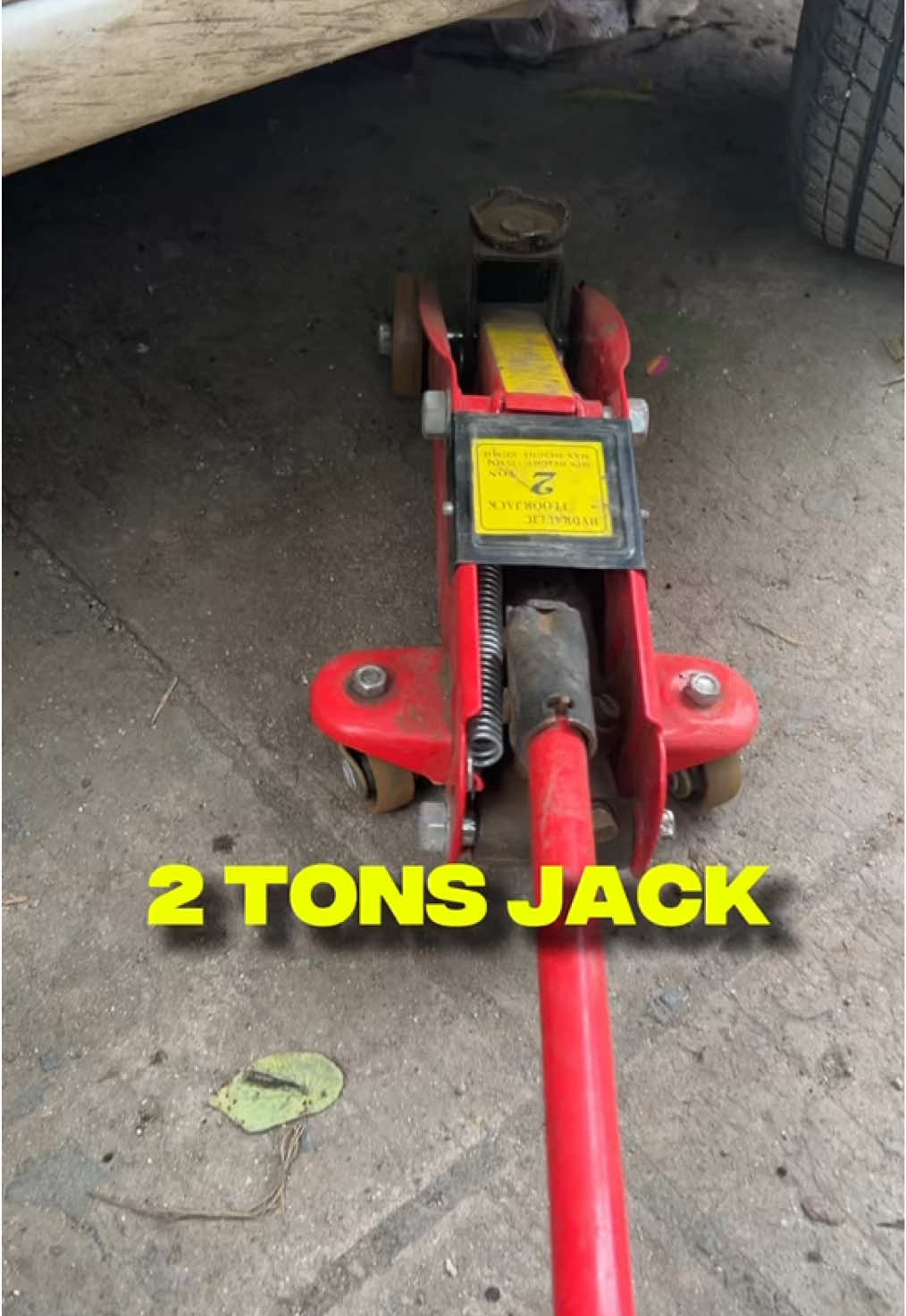 Star Shop Hydraulic Floor Jack with Carrying Case Standard for Home Use, or For Auto Repair Shop