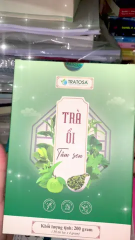 Trà ổi tâm sen TRATOSA  chứa 8 Vị thảo dược, bao gồm: Lá ổi, lá Sen, tâm sen, Thảo quyết minh, Chè xanh, Sả, giảo cổ lam, Cỏ ngọt.  Hộp 50 túi lọc, dùng trong 1 tháng. #tratosa #tralaoi #cuocduanhasangtao #chiendichnhasangtao #tratamsen 