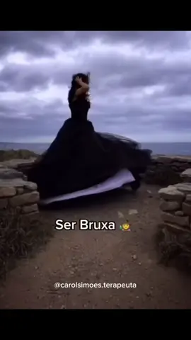 Quem se identifica? 🧙🎃 Compartilhe!  #diadasbruxas #bruxas #explorar #instalike #explore         