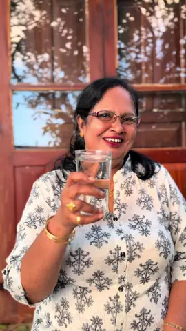 ප්‍රශ්නත් වතුර වීදුරුවක් හා සමානයි.🍃 #thejanie #foryou #fyp 