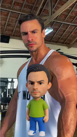 Super Xandao passando a mão no proprio boneco dentro da academia #superxandao #distorção #gym #boneco #cut 