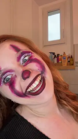 Partie maquillage de clow 🫨🤡#haloweenmakeup #haloween2025 #makeuphaloween #haloween 