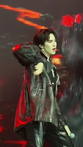 Love Shot นี้ มี๊ขอลา🫠🫠🫠 #PHUTATCHAI #EnchantedFest2025xBUS #EnchantedFest #YUMYUMpresentsEnchantedFest2025 