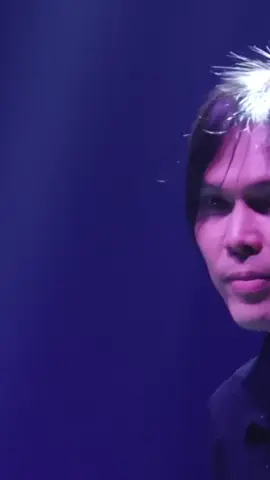 Lagu Sempurna dibawakan dalam acara konser Dewa 19, tentunya Nostalgianya dapat tentunya momennya juga dapat, lagu yang sempat hits di tahun 2007 silam ini selain membawa kesuksesan untuk Andra & teman teman, tentu saja lagu ini punya kesan tersendiri untuk setiap orang pada saat lagu ini hits di tahun itu.  .  .  #dewa19 #oncemekel #baladewa #andraandthebackbone #dewa 