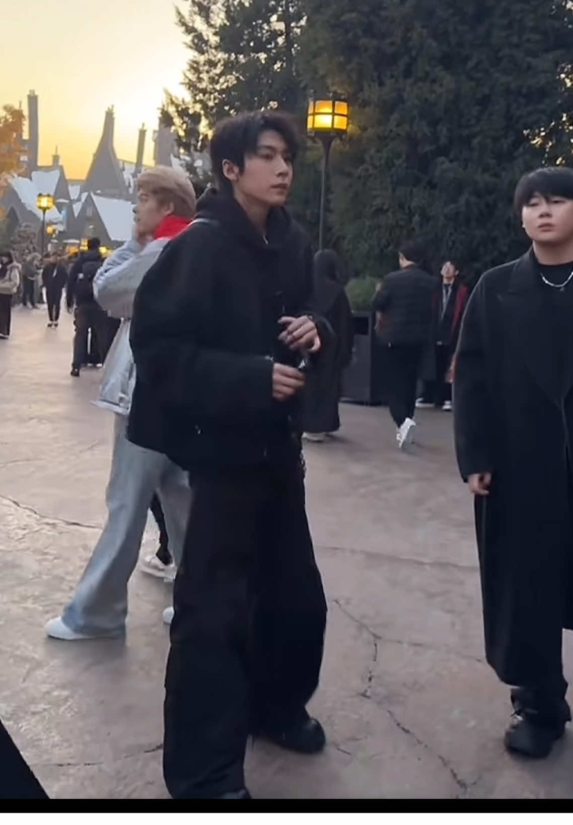 Đi chơi halloween với chồng 🫶 #庞博文 #pangbowen 