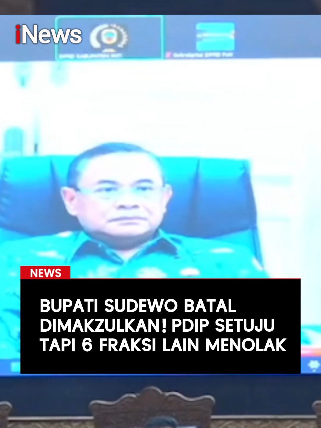 Ribuan massa memadati kawasan Alun-alun Pati, Jawa Tengah, Jumat (31/10/2025), untuk mengawal sidang paripurna DPRD Pati yang membahas pemakzulan Bupati Sudewo. Di dalam ruang sidang, tujuh fraksi DPRD menyampaikan pandangan masing-masing atas hasil temuan pansus. Dari 49 anggota DPRD, sebanyak 36 anggota menyatakan tidak setuju dengan rekomendasi pemakzulan. Sementara, 13 anggota DPRD lainnya setuju Bupati Pati dimakzulkan.  Baca selengkapnya di sini:  https://www.inews.id/news/nasional/breaking-news-bupati-pati-sudewo-gagal-dimakzulkan #BupatiSudewo #SudewoDimakzulkan #Makzulkan #DPRDPati #HakAngket #ViralPati