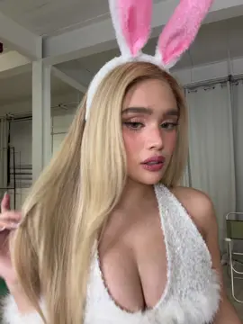 Queen Regina with her Aaron 👀 @onie 