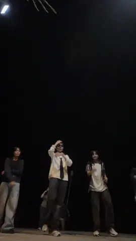 @Ann @D.') HAHAHAHAHAHA@L. #wlw #masc #makeitvirаl #trio #hitmeup 