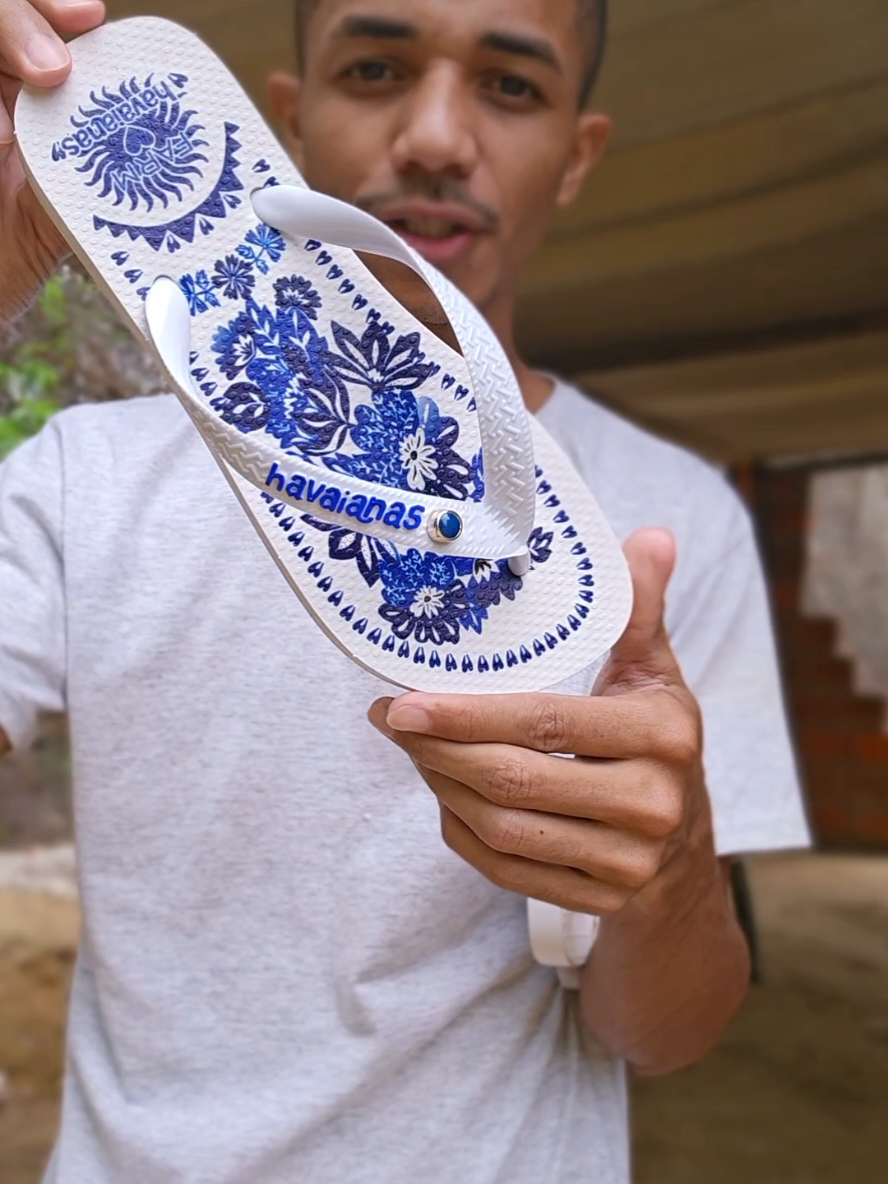 Que Chinelo bacana pra mulherada curtir nesse verão 