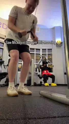 😂😂😂 (via @DoubleT) #halloween #gym #funny 